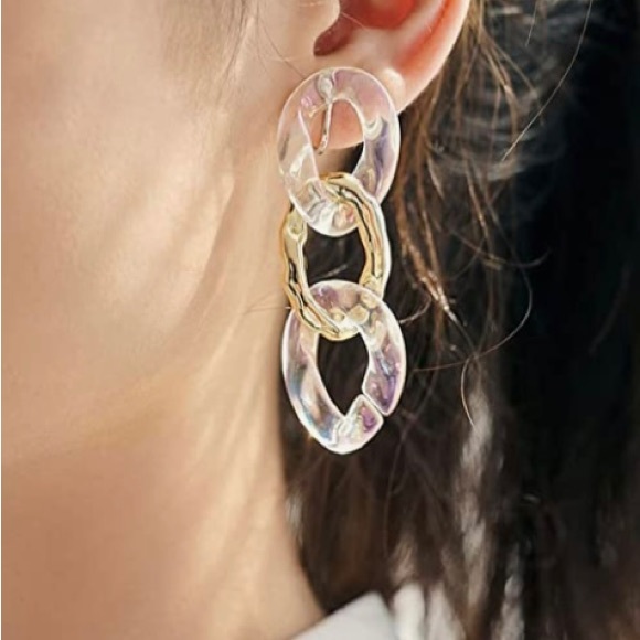 NWT-Chain Dangle Earrings in white and gold. - Picture 2 of 4